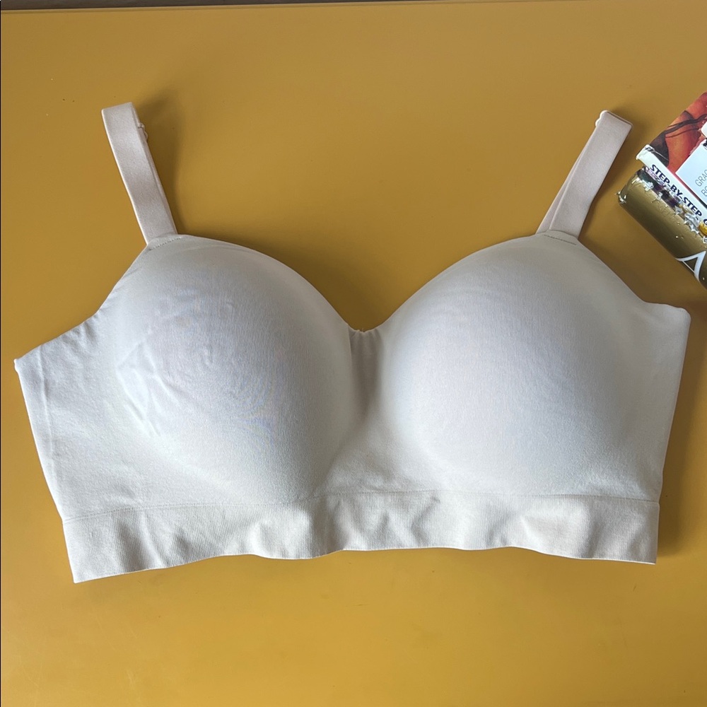 Seamless Molded Cup Wireless Bra - Cream